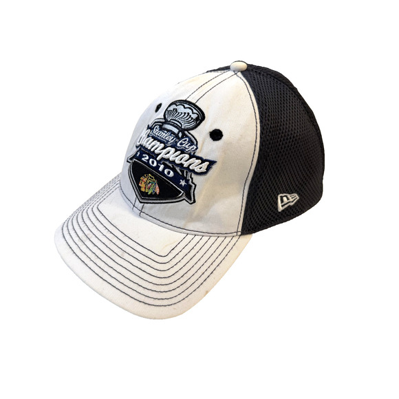 Chicago Blackhawks Hat Cap Strap Back Mens NHL Hockey Stanley Cup 2010 New Era - Picture 1 of 7